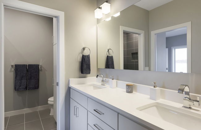 Lakefront Luxury - Foto 23