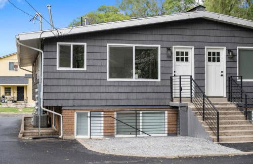 Light-Filled Modern Flat Near 25th Street Fun - Photo 33