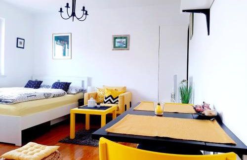 Violet Red Yellow Apartments - Foto 26