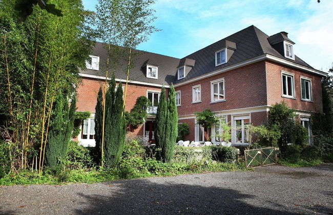 Spacious 11-bed Family Retreat - Photo 45