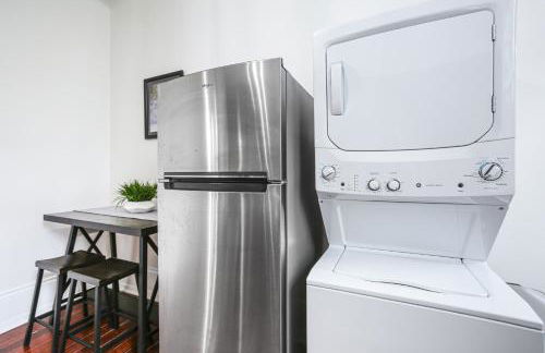 Updated Bourbon Street Condo with Smart TVs! - Foto 11