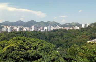 Quarto com ar condicionado em apt compartilhado e estacionamento grátis - Foto 20