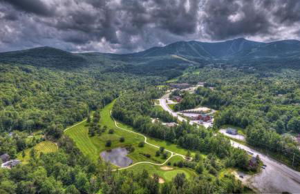 Charming Killington Center Studio Condo #341 on the Bus Route - Summer Pool - Foto 23