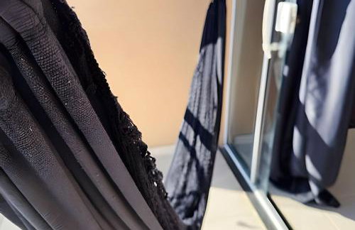 Casa Amarela Itaúna 4min da Praia que ocorre o WSL, 1min da pista de skate do LS, pracinha com parque infantil, quadra de futebol, tudo isso a 1 min da duplex, perto do comércio, wi-fi super rápido, estacionamento gratuito, monitoramento 24hrs - Foto 14