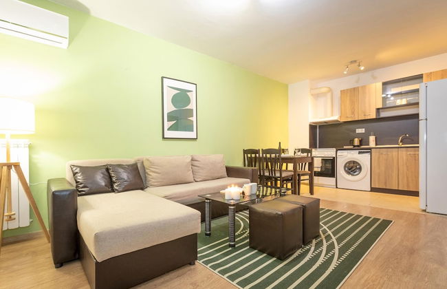 Modern and Bright Apartments Near Center - Foto 1