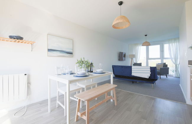 2 Bed Apartment Overlooking Water - Foto 11