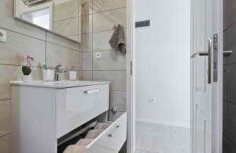 Holiday Home Hrast - Photo 23