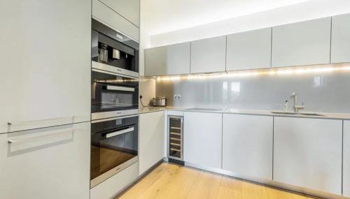 Modern Flat a few steps from the Iconic Tower Bridge - Photo 5, stove, dishwasher, minibar