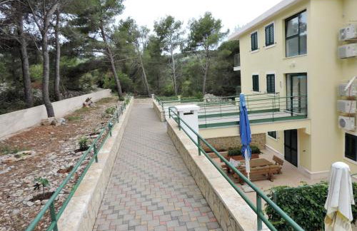 Apartments by the sea Rogac, Solta - 11655 - Photo 4