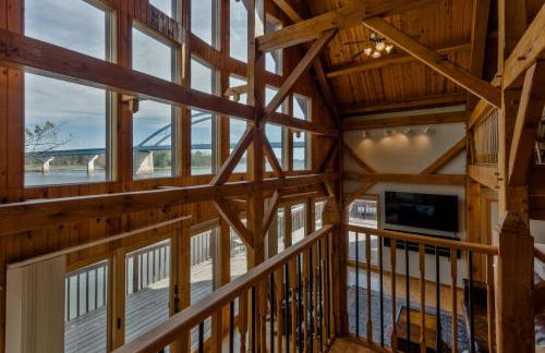 Custom Waterfront Lodge, 4 bed, 4 Bath, Sleeps 12! - Foto 30