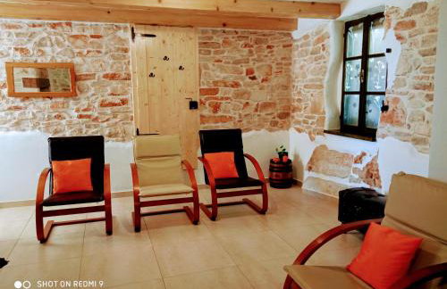 Mala kuća sa velikim grijanim bazenom ANTONIO - Foto 34