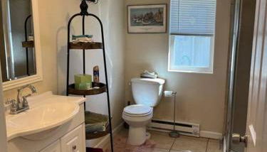 Cheerful pet-friendly bungalow right in town - Foto 2