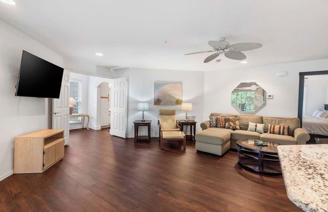 Lake Hideaway Waterfront Condo w/ Resort Perks! - Photo 15