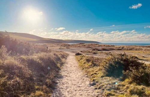 Delightful two bedroom caravan on Par Beach. - Foto 39