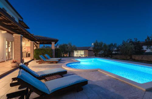 Villa Loverka near Pula only 3 km from the beach with sea view - Foto 12