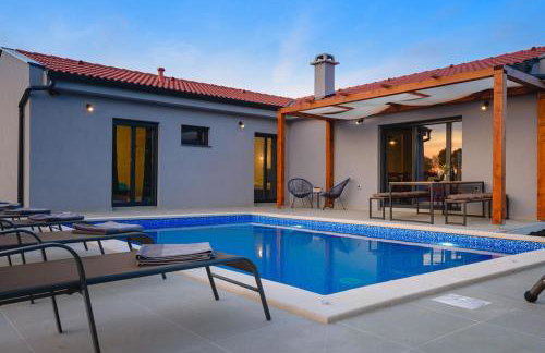 Villa Balun in Orihi - 3 bedrooms - pool - garden - sauna - Foto 5