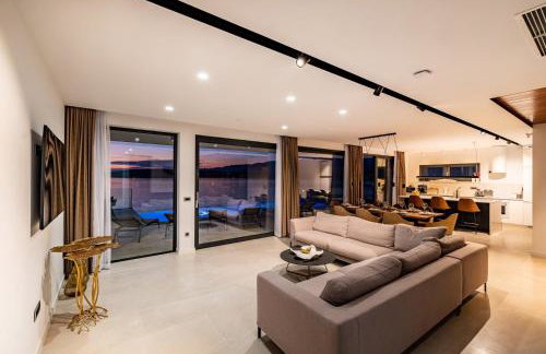 Luxury Villa Novita with Pool - Photo 59