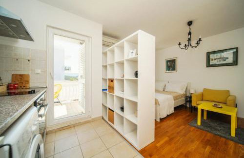 Violet Red Yellow Apartments - Foto 27