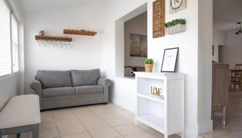 Coral Gables Home with POOL Near Airport. King beds - Foto 2