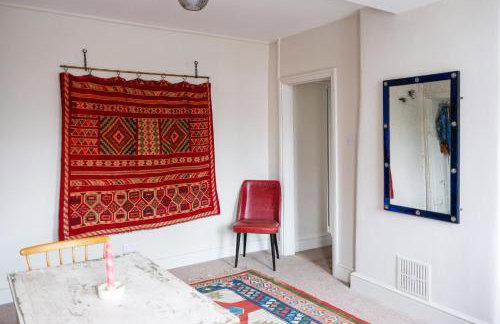 Cosy Ground Floor Flat by Catherine Hill Frome - Foto 2