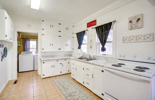 Less Than 1 Mi to Vineyard Historic Farnam Home! - Foto 9