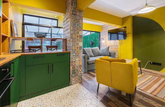 Flat w Jacuzzi and Backyard 6 min to Kadikoy Coast - Foto 5