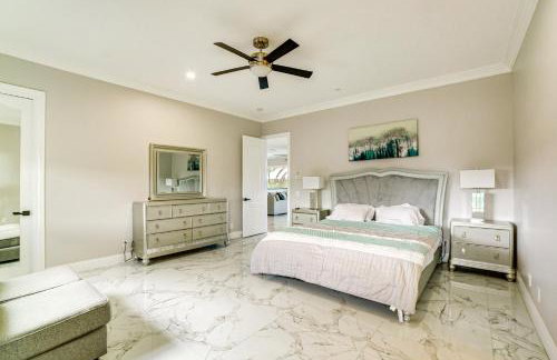 Expansive Riverside Mansion! Luxe, Family Friendly - Foto 26