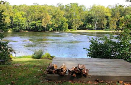 Secluded Cabin Rental for a Large Group Getaway on the Shenandoah River near Luray, Virginia - Photo 3