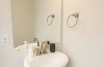 Charming 2BR Hoover Retreat with Easy Parking - Foto 11