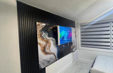 AMIRI Hollywood 5 mins from Hard Rock Stadium & The Guitar - Foto 36