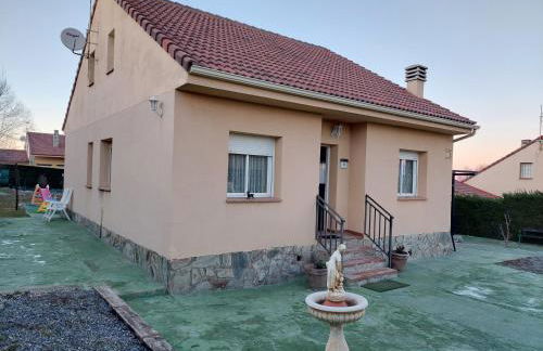 Disfrutar y relajarse en el Robledal - Foto 13