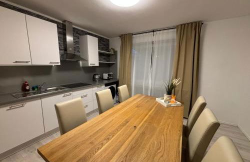 140qm - 4 Zimmer- Parkplatz - Autobahn - blauer See - MalliBase Apartments - Foto 10