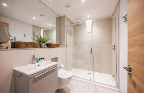 Dolce Vita - Duplex Apartment with Incredible Harbour Views - Photo 7