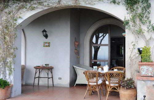 Il Casale villa con piscina e giardino vista mare - Foto 24