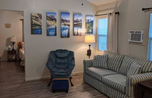 Mimi's Cabin - Photo 2