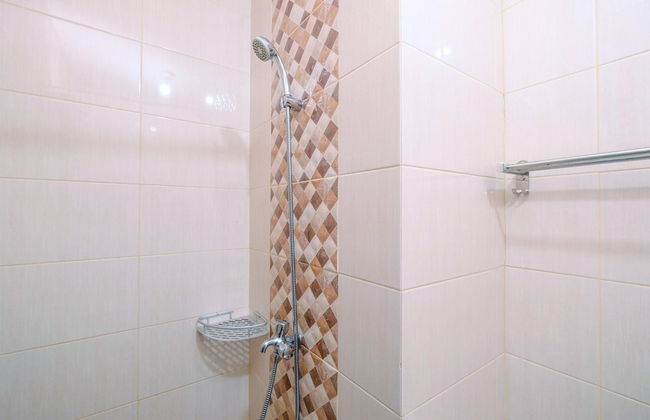 Comfortable and Minimalist Studio at Dave Apartment - Photo 10