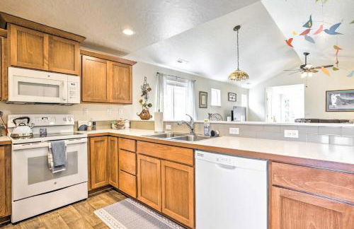 Prismatic Boise Retreat with Fenced Backyard! - Foto 12