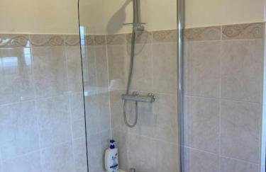 Bryntirion Farmhouse Rooms (with bathroom) - Foto 15