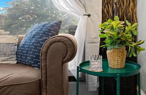 Stylish Home in Historic District Near Riverwalk - Foto 20