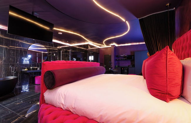 Mint Hotel Rosebank - Photo 17