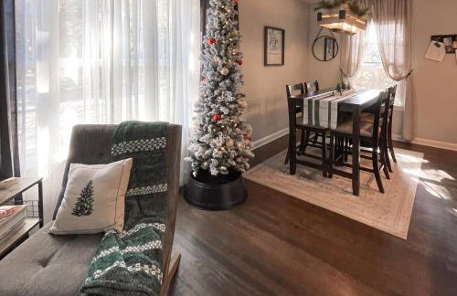 Dog-Friendly Yard! Walkable Dixieland District Gem - Foto 5