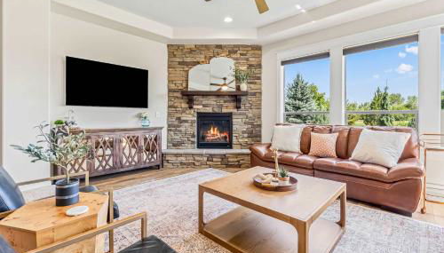 Modern 5BR Retreat with Hot Tub Cold Plunge & Park - Foto 2