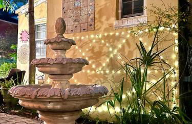 Tango Mango House with Private Hot Tub - Foto 16