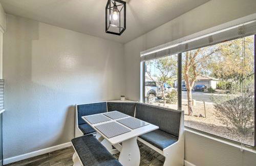 1 Mi to Surprise Stadium! Desert Poolside Oasis - Foto 11