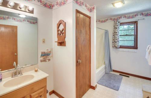 Family Home w/ Game Room! 1 Mi to Dale Hollow Lake - Foto 17