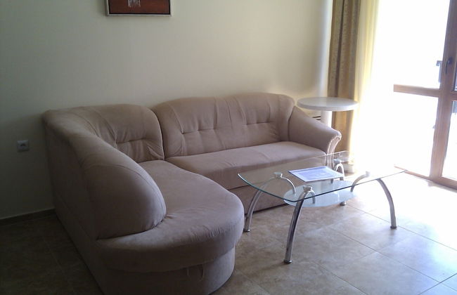 Stunning Apartment With Pool in Ravda, Bulgaria - Photo 6