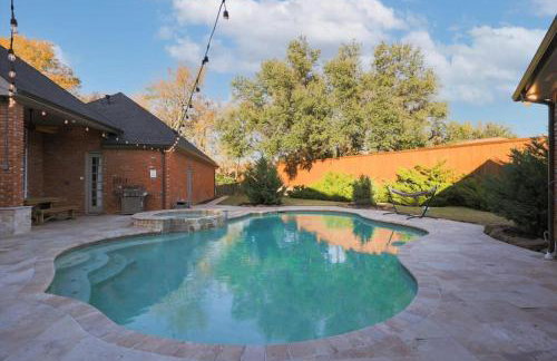 Gorgeous Vacation Home w Private Pool - Photo 54