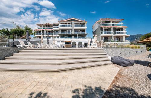 Trizonia Bay Hotel - Photo 1