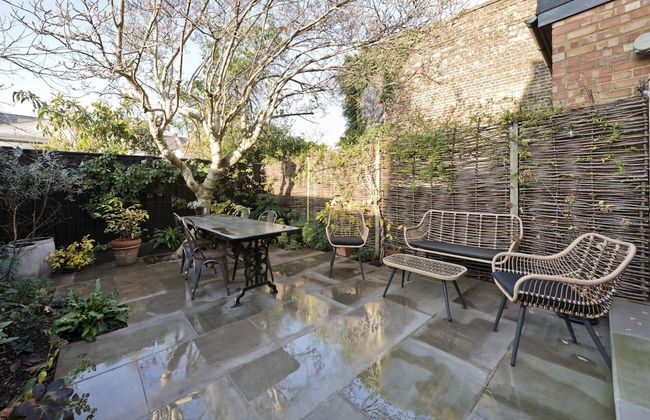 Interior Designed House With Garden in North West London by Underthedoormat - Foto 28