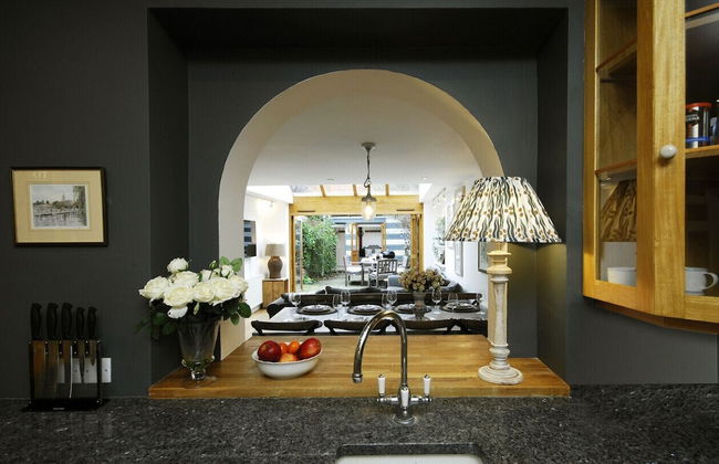 Dolls House - Luxury Townhouse - From 400 Per Night - Photo 75